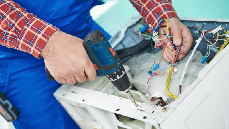 Çubuk Dominox Dominox çamaşır makinesi kart tamiri – Su almama arızası orijinal parça ile giderildi. - Teknik servis örneği